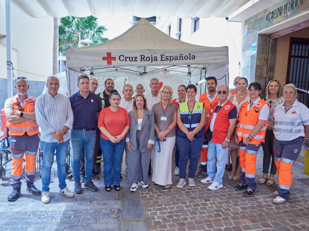 Visita al hospital de campaña ubicado en Candelaria. Imagen Cabildo de Tenerife