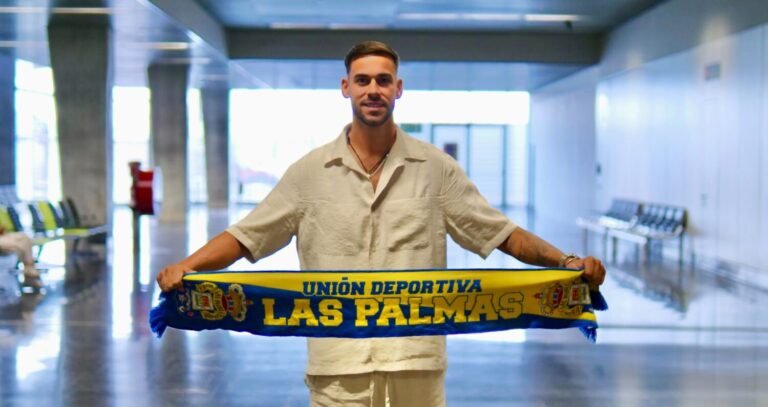 Caro: «Estar a la sombra en el Cádiz me ha hecho mejor portero»