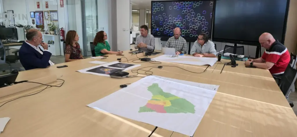 Reunión para la elaboración de un convenio y protocolo de actuación. Imagen Cabildo de Tenerife