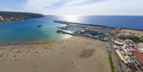 En estado grave un hombre con síntomas de ahogamiento en Los Cristianos