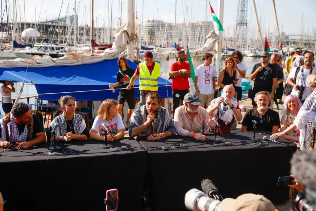 Rueda de prensa, este sábado, de los miembros de la Global Sumud Flotilla en el Moll de la Fusta de Barcelona