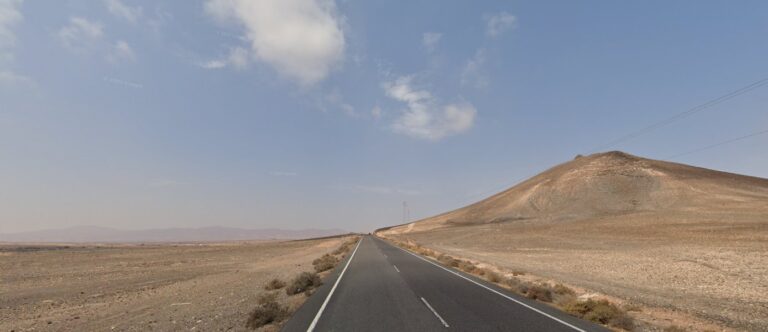 Un hombre resulta herido tras el vuelco lateral de su caravana en Antigua, Fuerteventura