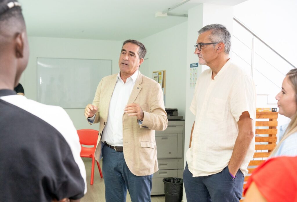 450 menores migrantes recibe formación para el empleo. Francisco Candil visita programa formación Main Lanzarote/ Gobierno de Canarias.