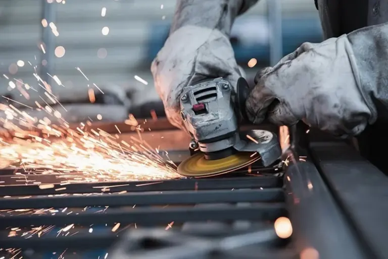 Los precios de la industria suben un 8,9 % en octubre en Canarias