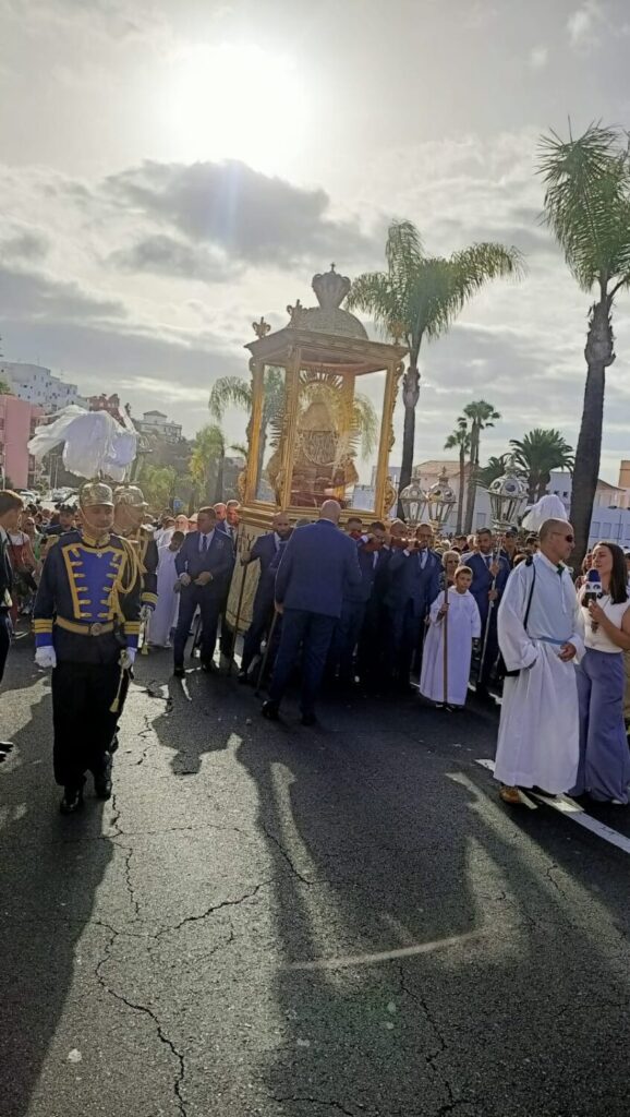 Salida de la Virgen de las Nieves para comenzar la Subida al Real Santuario