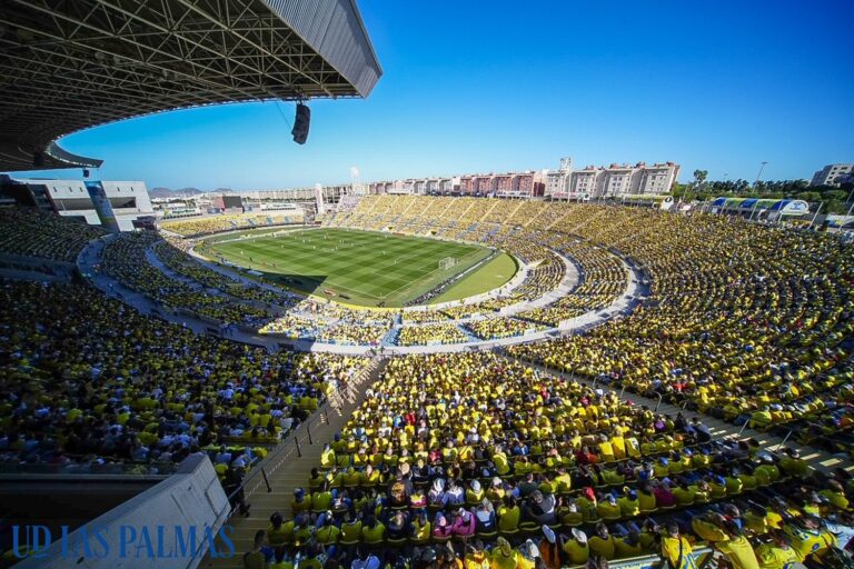 Antiviolencia plantea prohibir entrar a recintos a ultras de la UD Las Palmas y el Alcalá