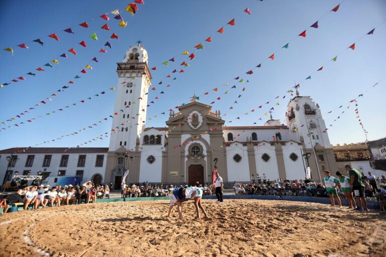 Tradición, devoción y deporte en la XXVII Luchada en honor a la Virgen de Candelaria