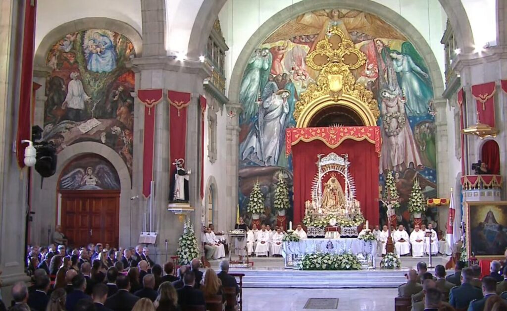 Interior de la Basílica de Candelaria. Imagen RTVC