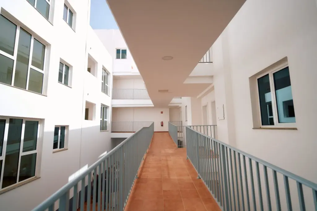 Edificio de viviendas habilitadas en el sur de Gran Canaria por la Consejería de Obras Públicas, Vivienda y Movilidad del Gobierno de Canarias. Imagen Gobierno de Canarias