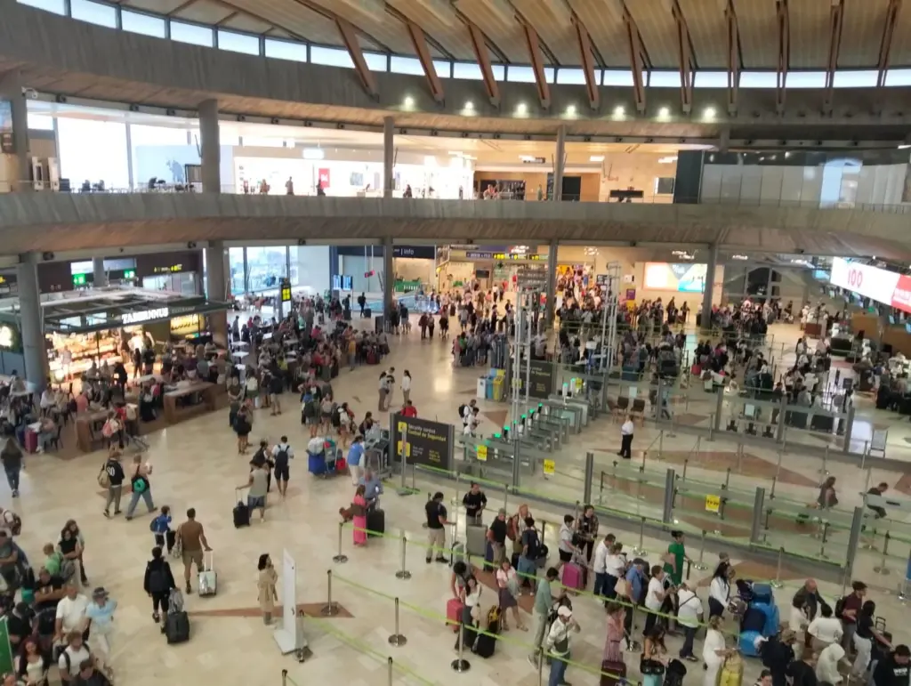 Por aeropuertos, Gran Canaria será el que tenga una mayor actividad con 1.053 vuelos (9 más que año anterior), por delante de Tenerife Norte