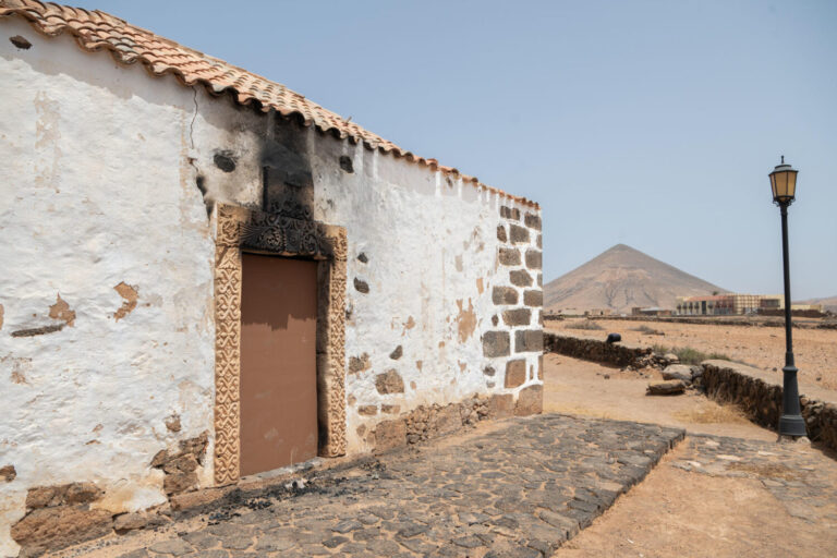 Un incendio causa graves daños en la ermita de La Capellanía, una construcción del siglo XVI declarada BIC