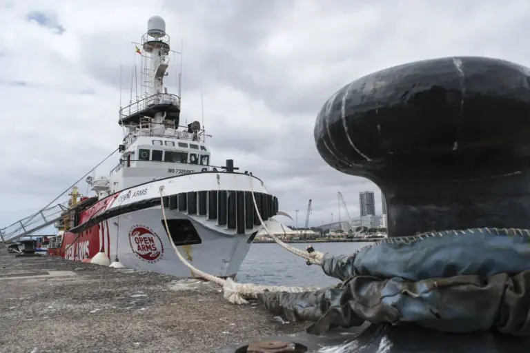 Torres replica Abascal que Open Arms es un barco de rescate