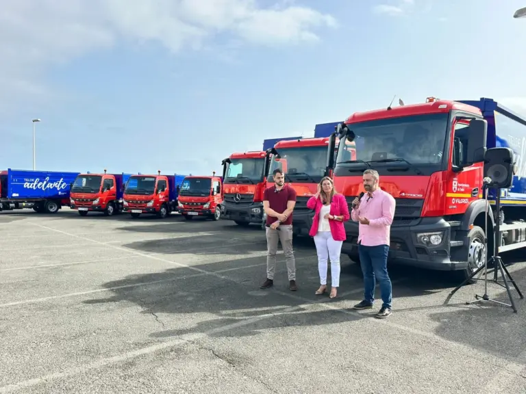 Telde refuerza su servicio de limpieza con 13 nuevos camiones