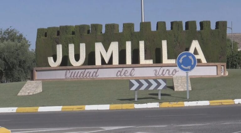 El Defensor de Pueblo pide información a la alcaldesa de Jumilla sobre la prohibición de actos religiosos en los polideportivos