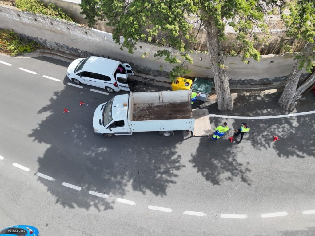 La Policía halla seis perros fallecidos en un contenedor de residuos en Telde