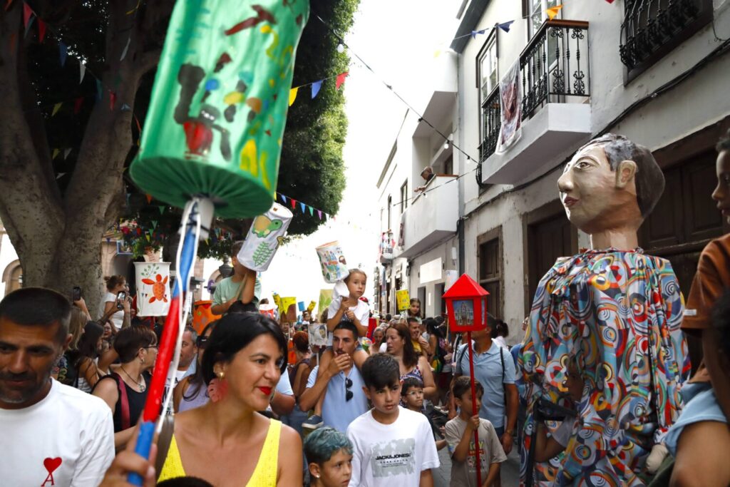 Lleno en ilusión en la Retreta infantil de Agaete