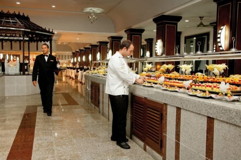 Los salarios en el turismo perdieron hasta un 10 % de poder adquisitivo entre 2019 y 2024