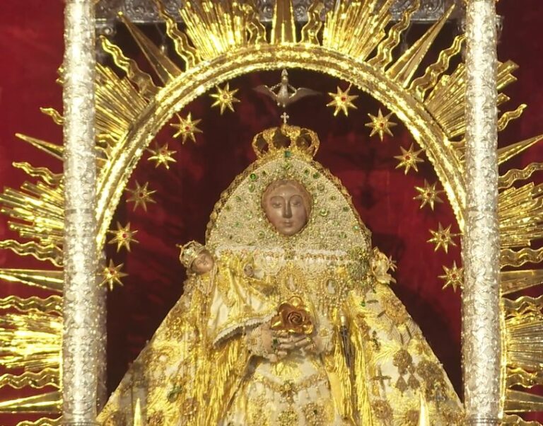 La Virgen de las Nieves permanece ya en su Santuario