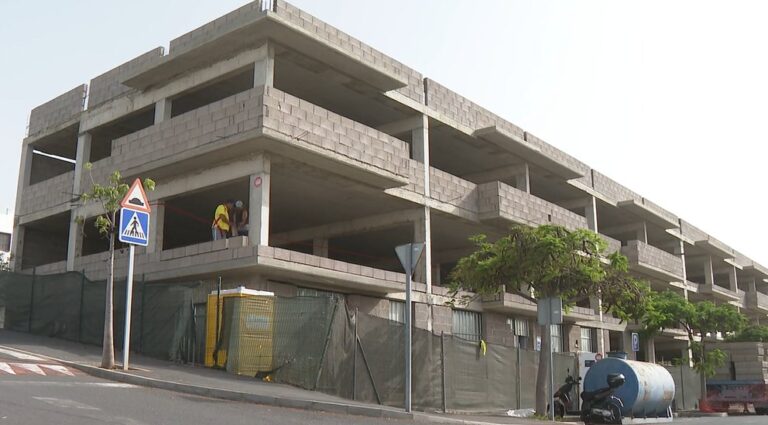 Los hoteleros proponen viviendas para sus trabajadores en Canarias