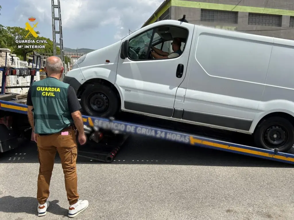 Detienen a empresario por estafar con la venta falsa de furgonetas camper