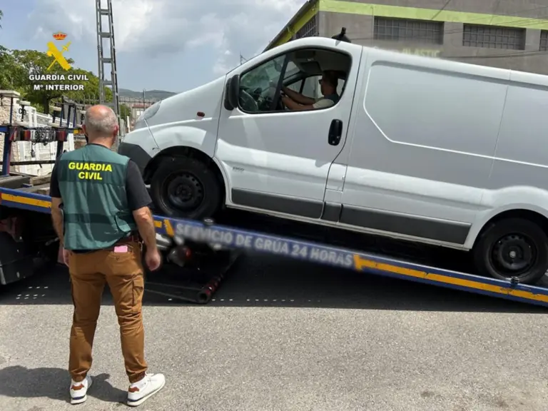 Detienen a empresario por estafar con la venta falsa de furgonetas camper