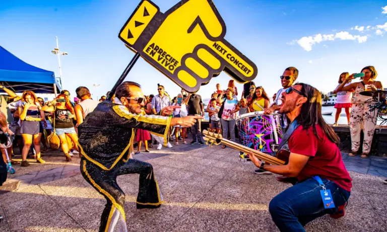 Música con sabor a mar: «Arrecife en Vivo» toma la radio