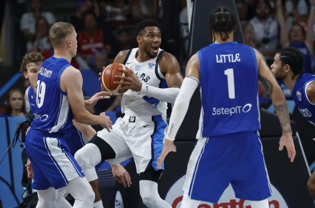 Giannis Antetokounmpo llevó a Grecia a la victoria frente e Finlandia