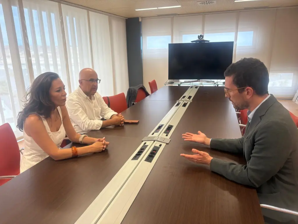 Acuerdo Turismo-Airbnb