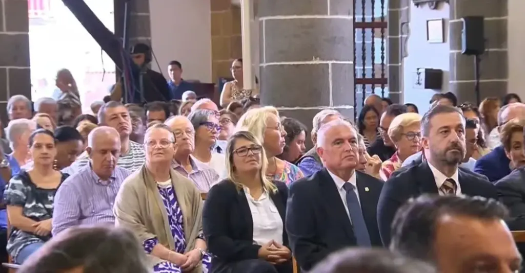 Asistentes a la Solemne Misa del Pino