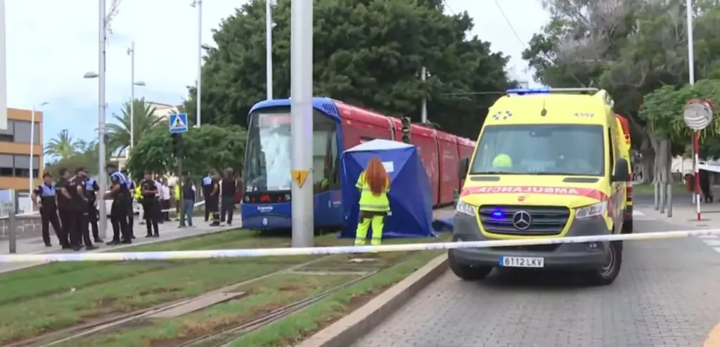 Una mujer fallece atropellada por el tranvía. Imagen RTVC