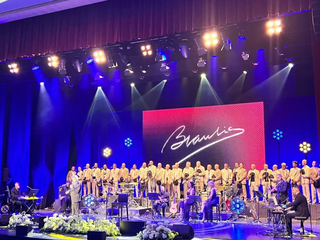 Braulio repasa medio siglo de música ante 2.000 personas en Agüimes. Ayuntamiento de Agüimes.