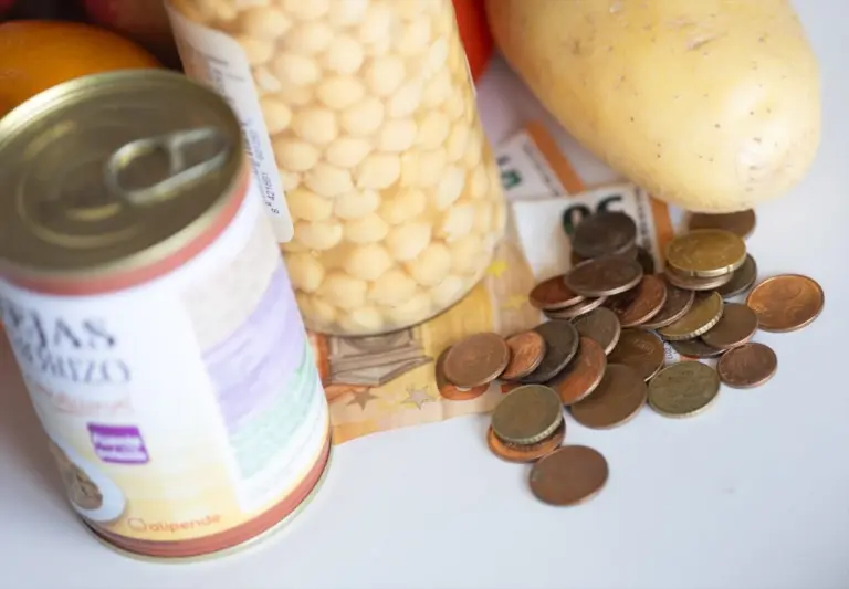 La cesta de la compra «se sigue comiendo» a los salarios a pesar de mantenerse el IPC