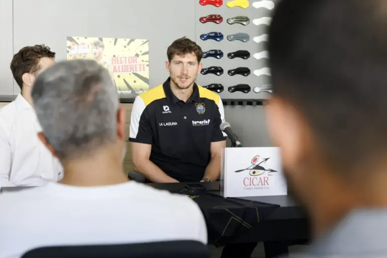 La Laguna Tenerife presenta a Héctor Alderete, una de las nuevas caras del conjunto aurinegro