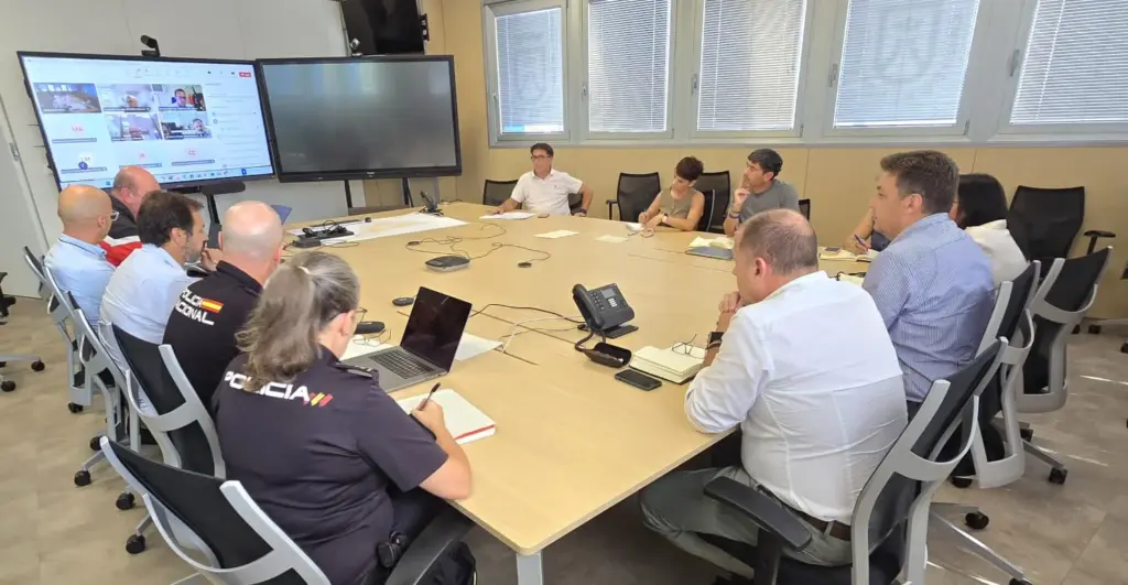 El Cabildo de Tenerife se coordina acciones con administraciones del Estado, regionales e insulares y entidades esenciales para la evacuación de la población en el simulacro de Garachico