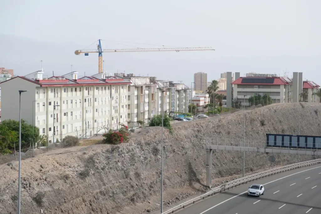 El Ayuntamiento adjudica el último de los proyectos para la rehabilitación de 819 viviendas del barrio de La Paterna