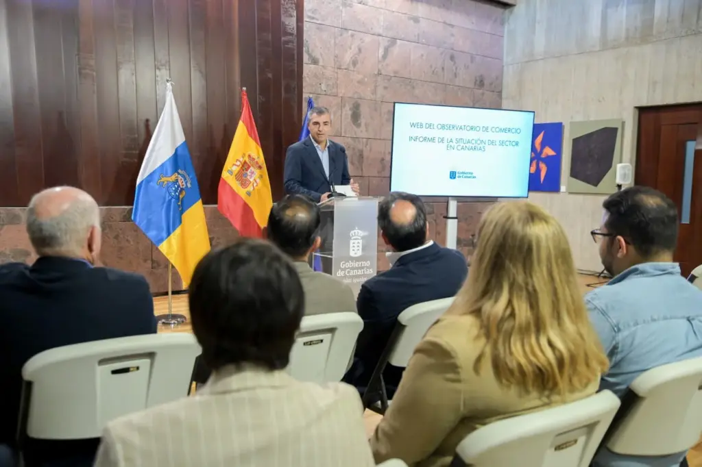 Manuel Domínguez anuncia un programa de impulso de los mercados tradicionales dotado con 4,1 millones