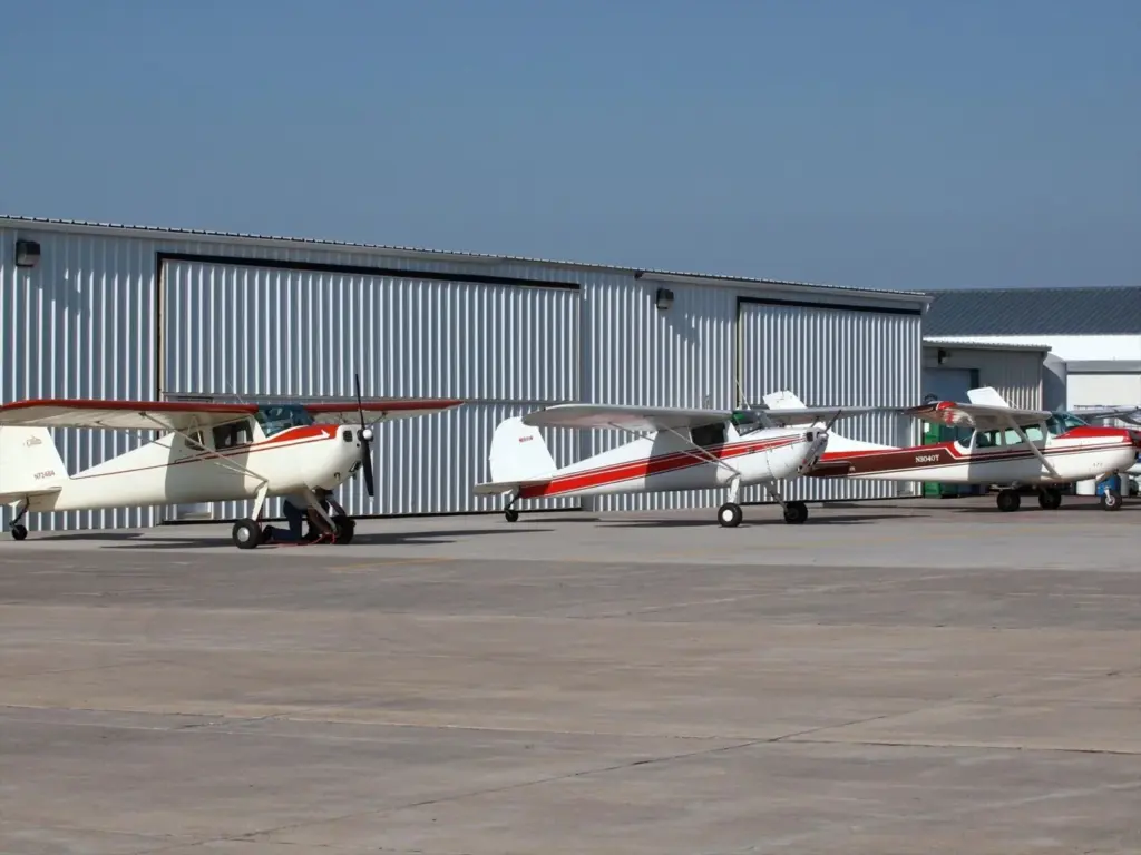 Dos avionetas han colisionado en este aeropuerto de Colorado dejando un muerto y tres heridos