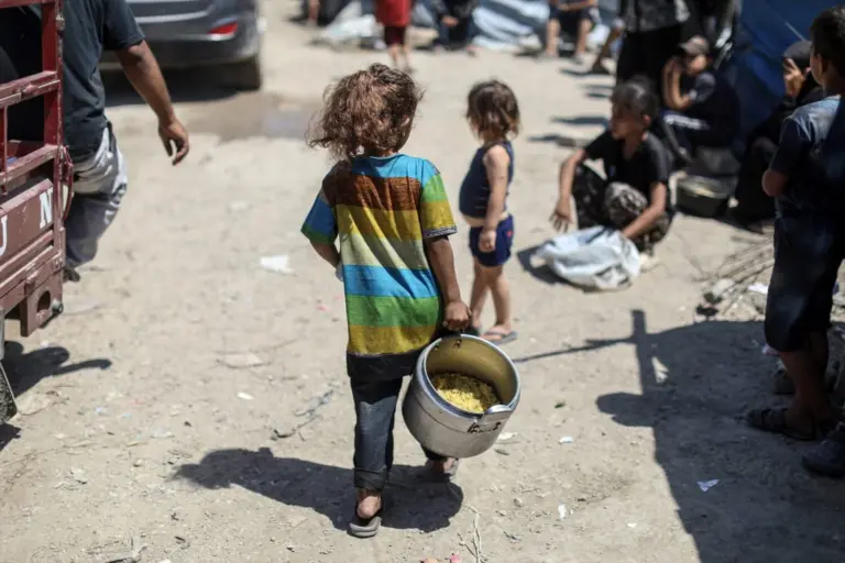 Más de 390 muertos por hambre y desnutrición en Gaza