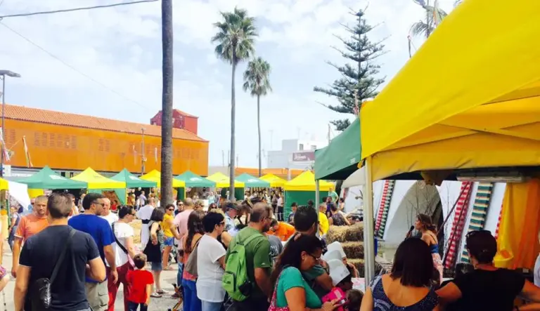 La Feria de Artesanía de El Sauzal muestra el trabajo del sector primario
