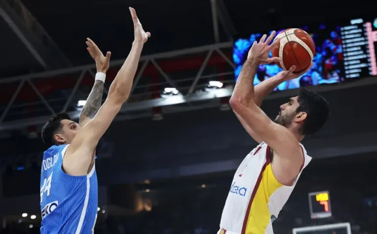 España, eliminada del Eurobasket tras perder 86-90 ante Grecia