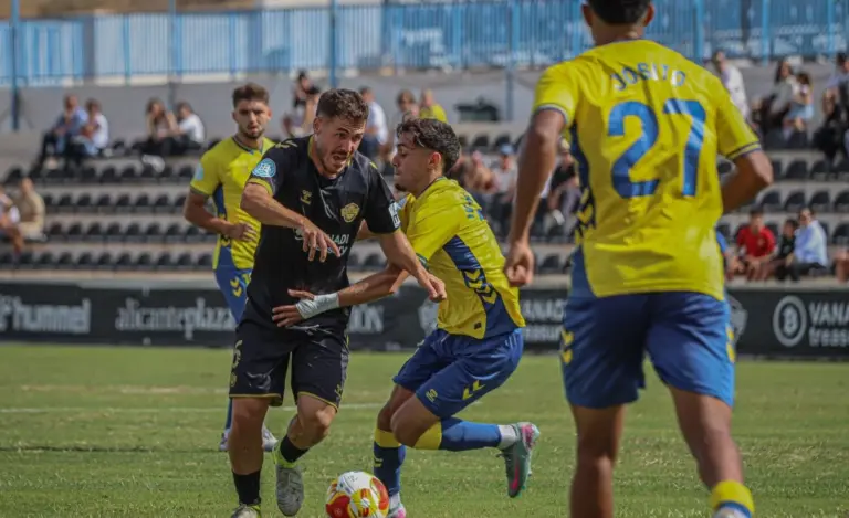 3-2 | Las Palmas Atlético cae en el descuento ante el Intercity