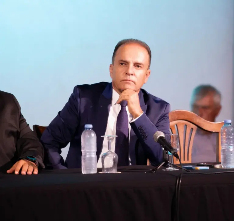 El alcalde de Tinajo pide disculpas y desmiente que se haya dado alojamiento a agresores