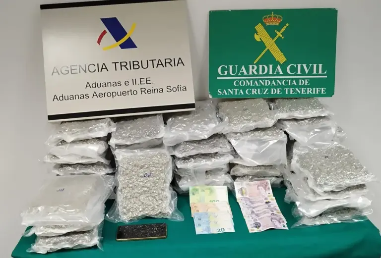 Detenido en Tenerife un pasajero con más de 21 kilos de marihuana en su maleta