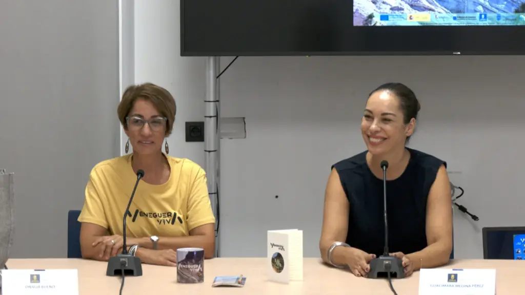 Onalia Bueno y Guacimara Medina en la presentación del XXXIV Encuentro Veneguera. Imagen Ayuntamiento de Mogán