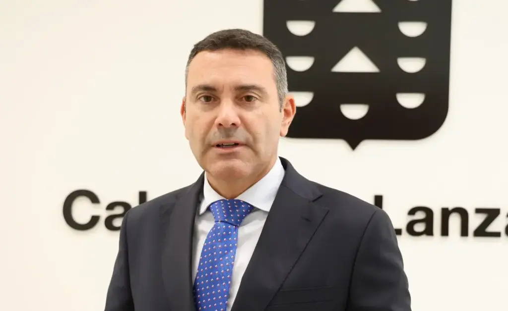 Oswaldo Betancort invierte en viviendas asequibles en Lanzarote