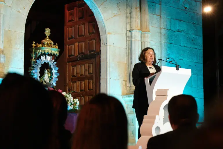 Inma de Armas pregonó las Fiestas de la Virgen de la Peña con un recorrido histórico