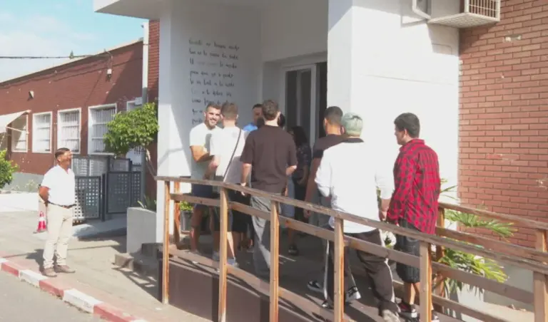 Casi 61.000 estudiantes de Secundaria regresan a clase en Canarias