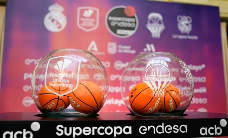 Real Madrid-Tenerife y Unicaja-Valencia, semifinales de la Supercopa ACB