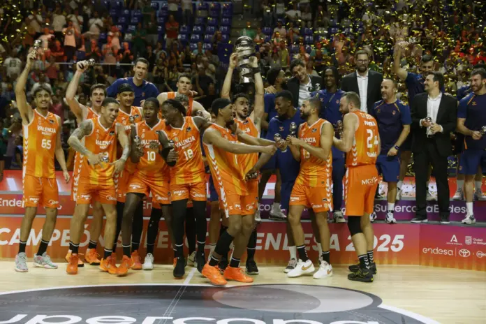 El Valencia Basket vence al Real Madrid y levanta la Supercopa