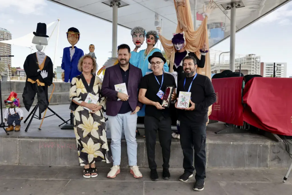 Presentación de "Lolita Pluma, reina del parque Santa Catalina. Imagen Ayuntamiento de Las Palmas de Gran Canaria